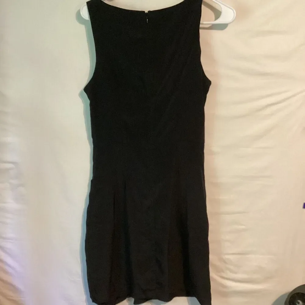 1133 NWOT GAP Sleeveless Black Dress Size 2 Pockets Elastic Back Waist